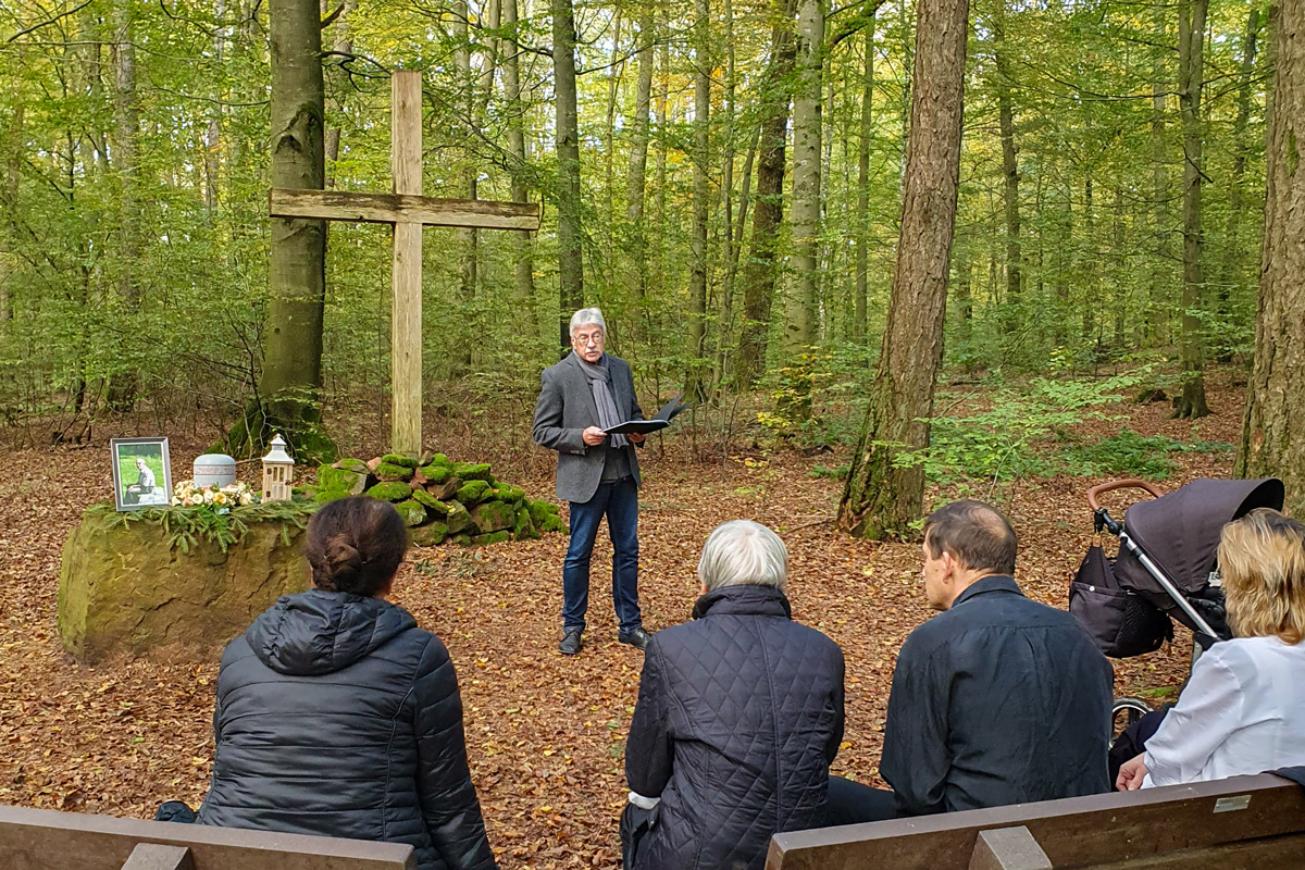 Trauerredner Jürgen Broscheit im Ruheforst